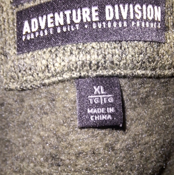 A Billabong Men's Olive Green Sweater with adjustable waist strap in a size XL. - Picture 3 of 5